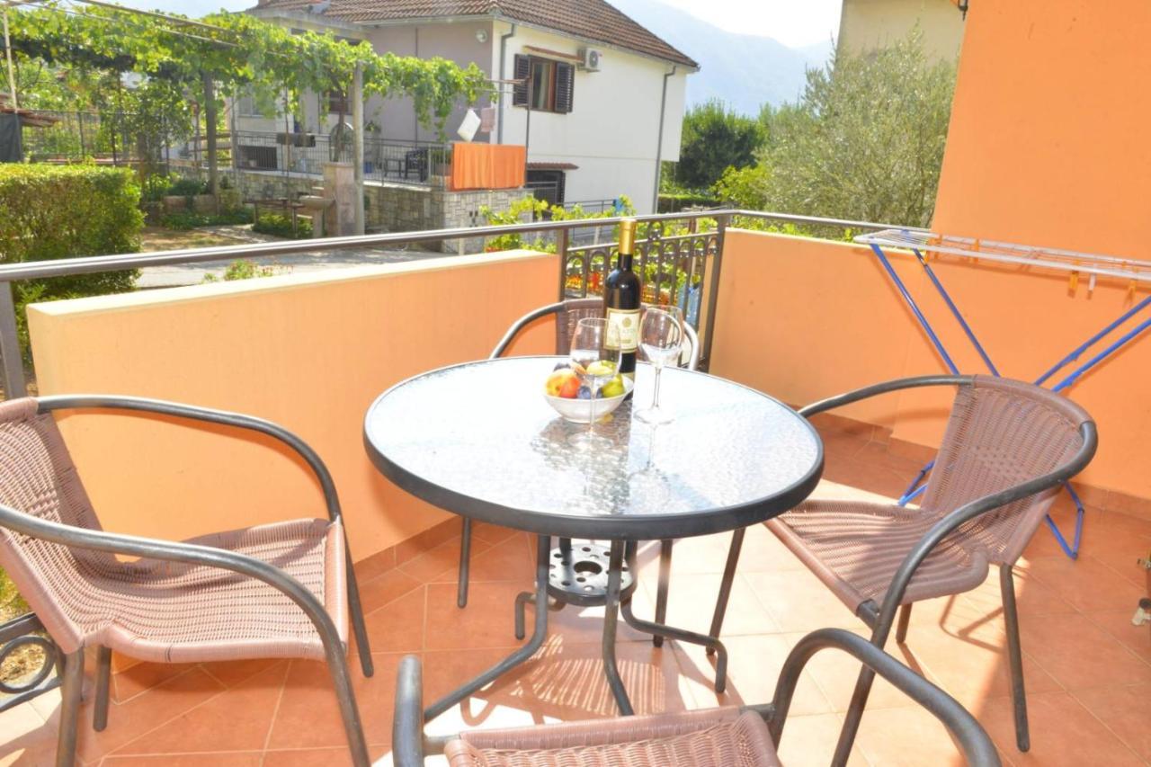 D Apartment Kotor Exterior foto